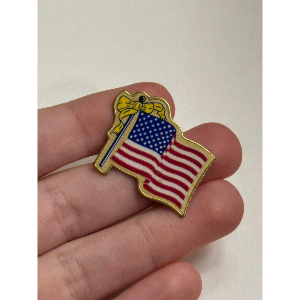 Vintage American Flag Lapel Pin Yellow Bow‎ Union Made USA Patriotic Gold Tone